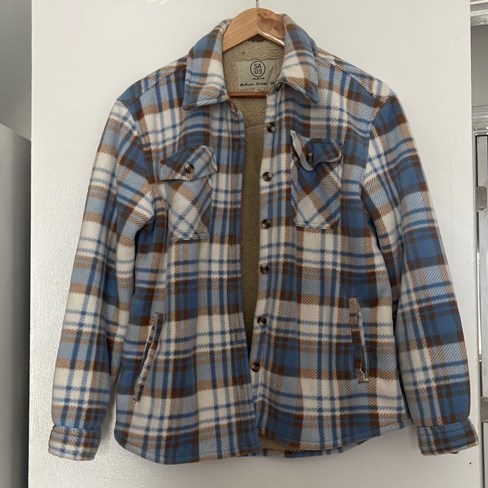 Soft flannel. Very warm and comfy!